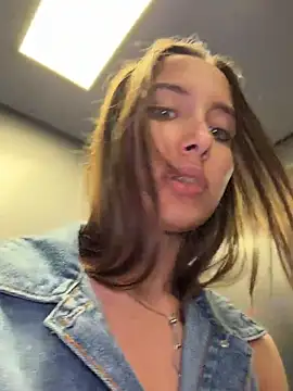 ICrazyOneIRL webcam show