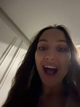 ICrazyOneIRL webcam show