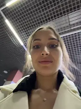 ICrazyOneIRL Webcam show
