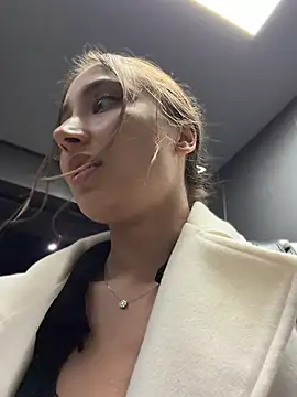 ICrazyOneIRL's Webcam Show