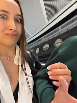 ICrazyOneIRL Webcam show