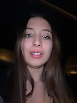 Show modela ICrazyOneIRL na web-kameri