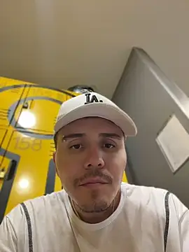adam-rivera Webcam-Show