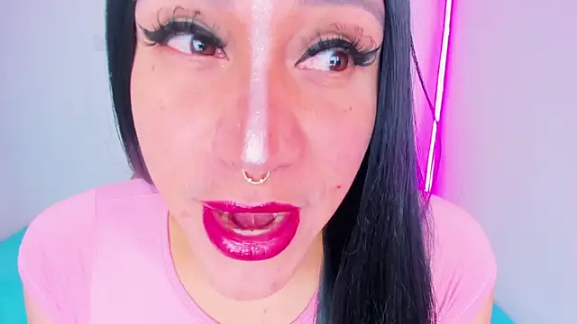 Show modela Candace_Queen na web-kameri
