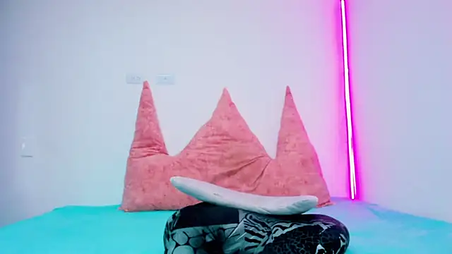 Candace_Queen Adlı Modelin Web Kamerası Şovu