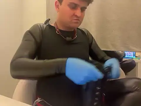 LatexLegacy – webcam-show