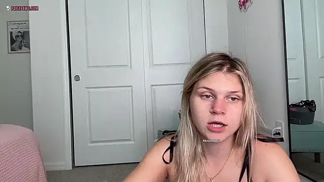 Pertunjukan Kamera Web PaigePawg