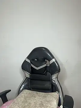 SaraBraun_'s Live Chat Room