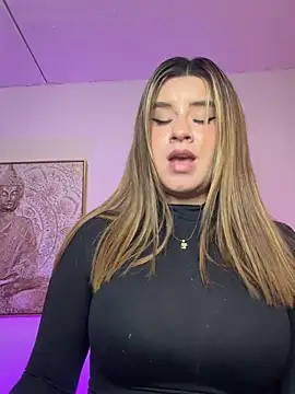 Chat XXX en directo de SaraBraun_