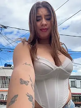Chatroom XXX en direct de SaraBraun_