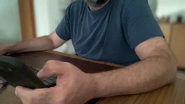 Show modela EnolicDenture na web-kameri