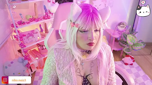 Živý XXX chat Noisy_doll
