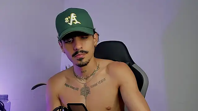 Lukeetaylor webkamerás műsora