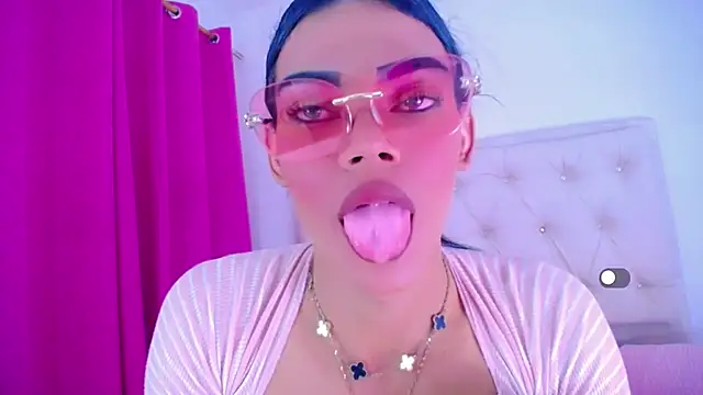 Theylor_Rouse's Webcam Show