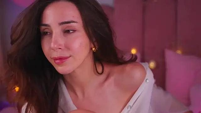 Show modela ElsaYoung na web-kameri