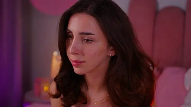 צ'אט XXX בשידור חי של ElsaYoung