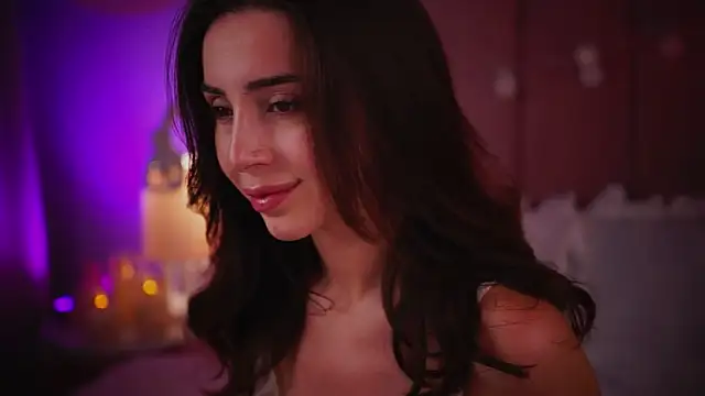 Show modela ElsaYoung na web-kameri