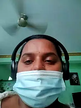 צ'אט XXX בשידור חי של Mahima_4U