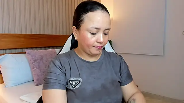 Chat +18 de linda_rios_ ao vivo
