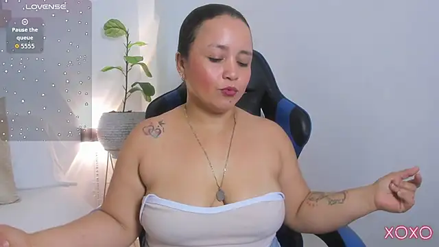 linda_rios_'s Live XXX Chat