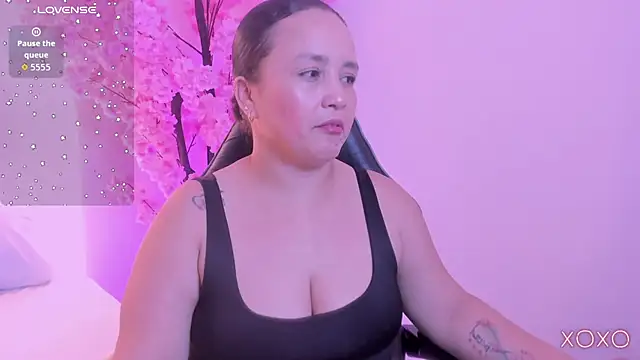 linda_rios_'s Live XXX Chat