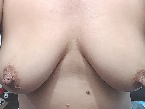 tamara_hottt élő XXX-chatje