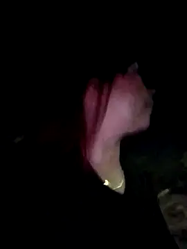 KathaDanger: διαδικτυακό σόου στην κάμερα