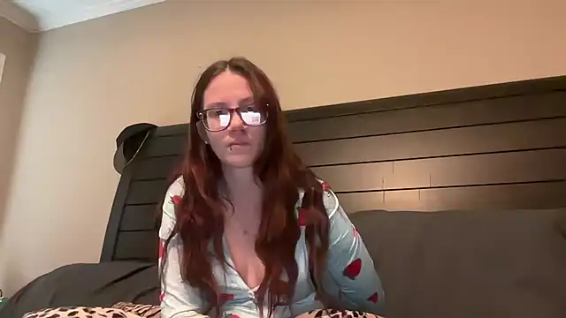 yourstrulylivy69のライブXXXチャット