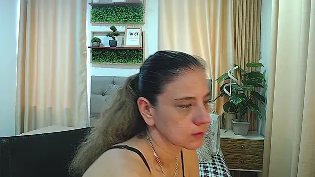 sasi_luna's Live XXX Chat