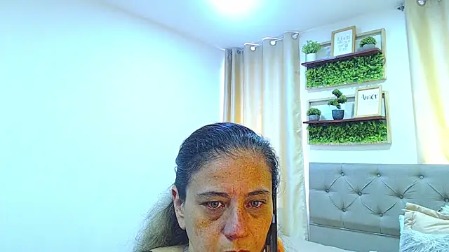 Chat +18 de sasi_luna ao vivo