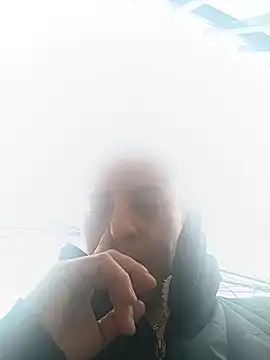 חדר צ'אט בשידור חי של sasi_luna