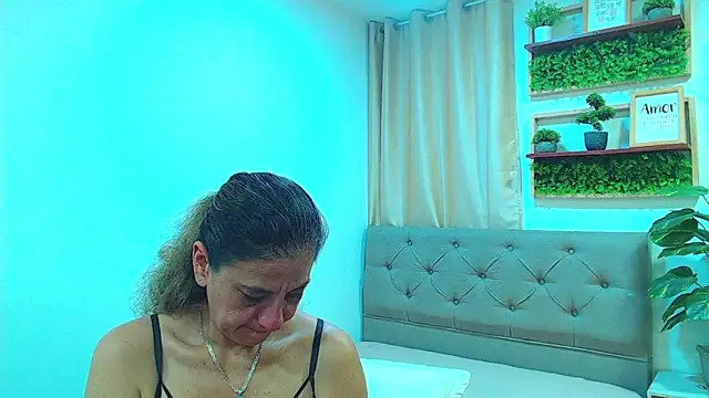 sasi_luna XXX чат на живо