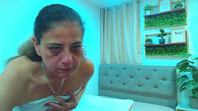 sasi_luna Adlı Modelin Canlı XXX Sohbeti