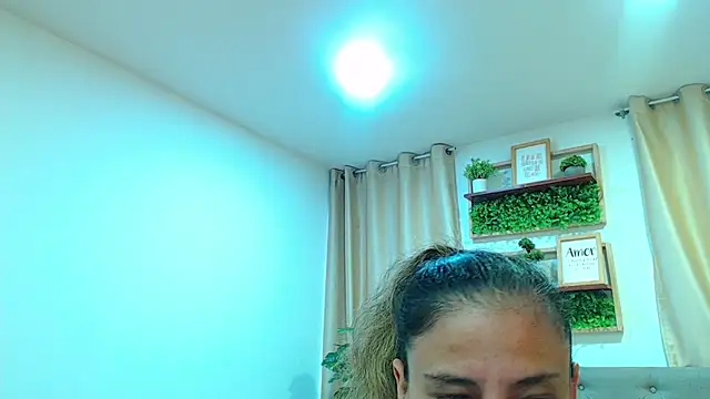 sasi_luna's Live XXX Chat