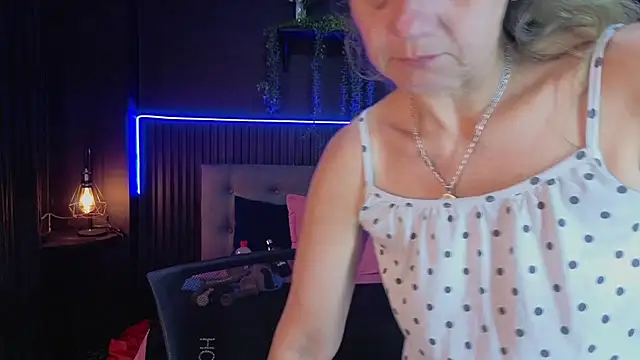 sasi_luna's Live XXX Chat