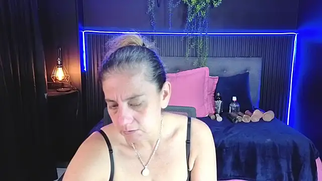 XXX chat uživo modela sasi_luna