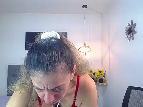 Chat +18 de sasi_luna ao vivo