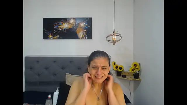 Chat +18 de sasi_luna ao vivo