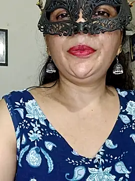 BhabhiPooja69 Adlı Modelin Canlı XXX Sohbeti
