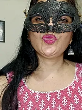 BhabhiPooja69 Adlı Modelin Canlı XXX Sohbeti