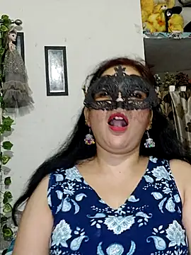 BhabhiPooja69 Adlı Modelin Canlı XXX Sohbeti