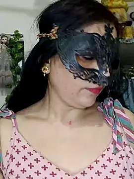 BhabhiPooja69 Adlı Modelin Canlı XXX Sohbeti