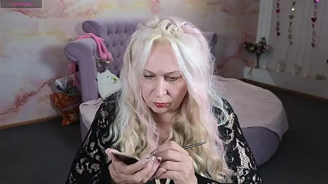 Penelope_Pinky Adlı Modelin Canlı XXX Sohbeti