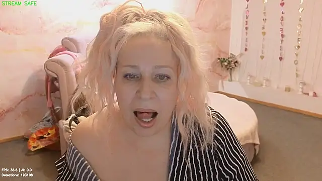 Penelope_Pinky's Webcam Show