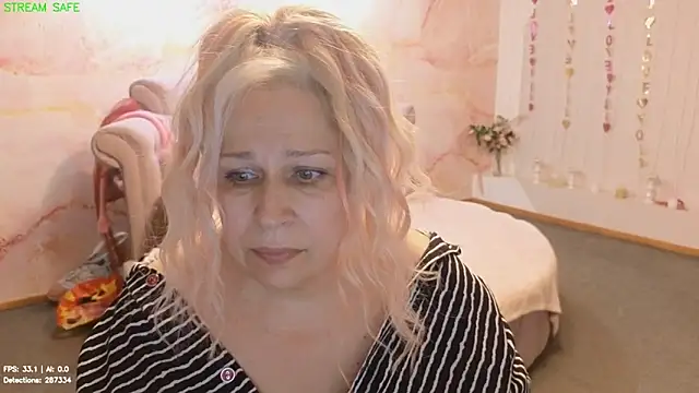 Penelope_Pinky's Webcam Show