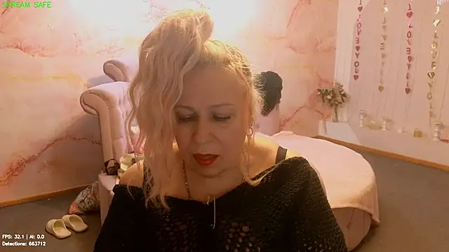 Penelope_Pinky Show in webcam