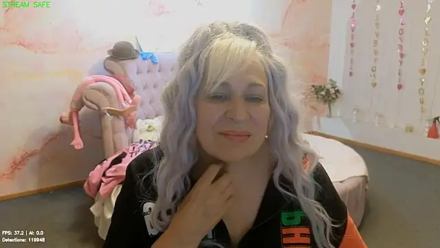 Penelope_Pinky Chat XXX in diretta