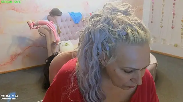 Penelope_Pinky Show in webcam