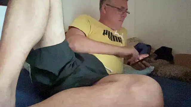 roku73Gay: διαδικτυακό σόου στην κάμερα