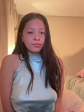 Clara_Belle Chat XXX in diretta